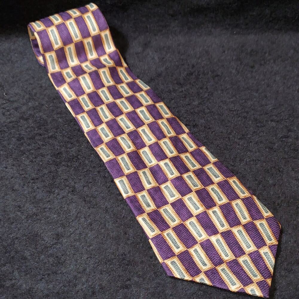 Perry Ellis Portfolio Geometric Purple & Cream 100% Silk Men's Neck Tie